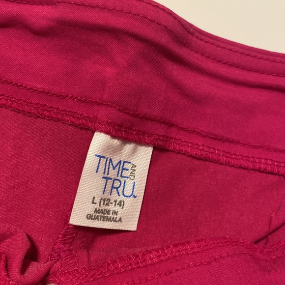 Fushia shorts - Picture 3 of 5